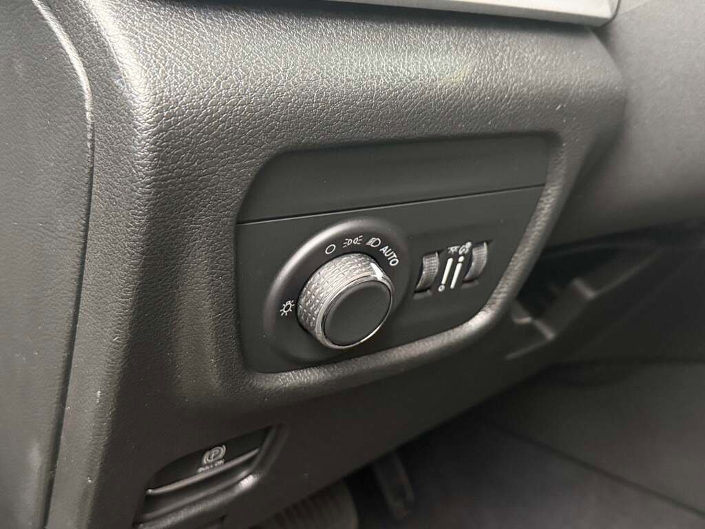 New 2025 Jeep Grand Cherokee L Laredo image 20