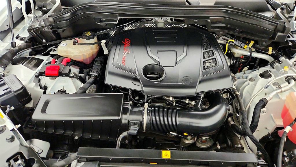Used 2022 Alfa Romeo Stelvio Sprint image 25