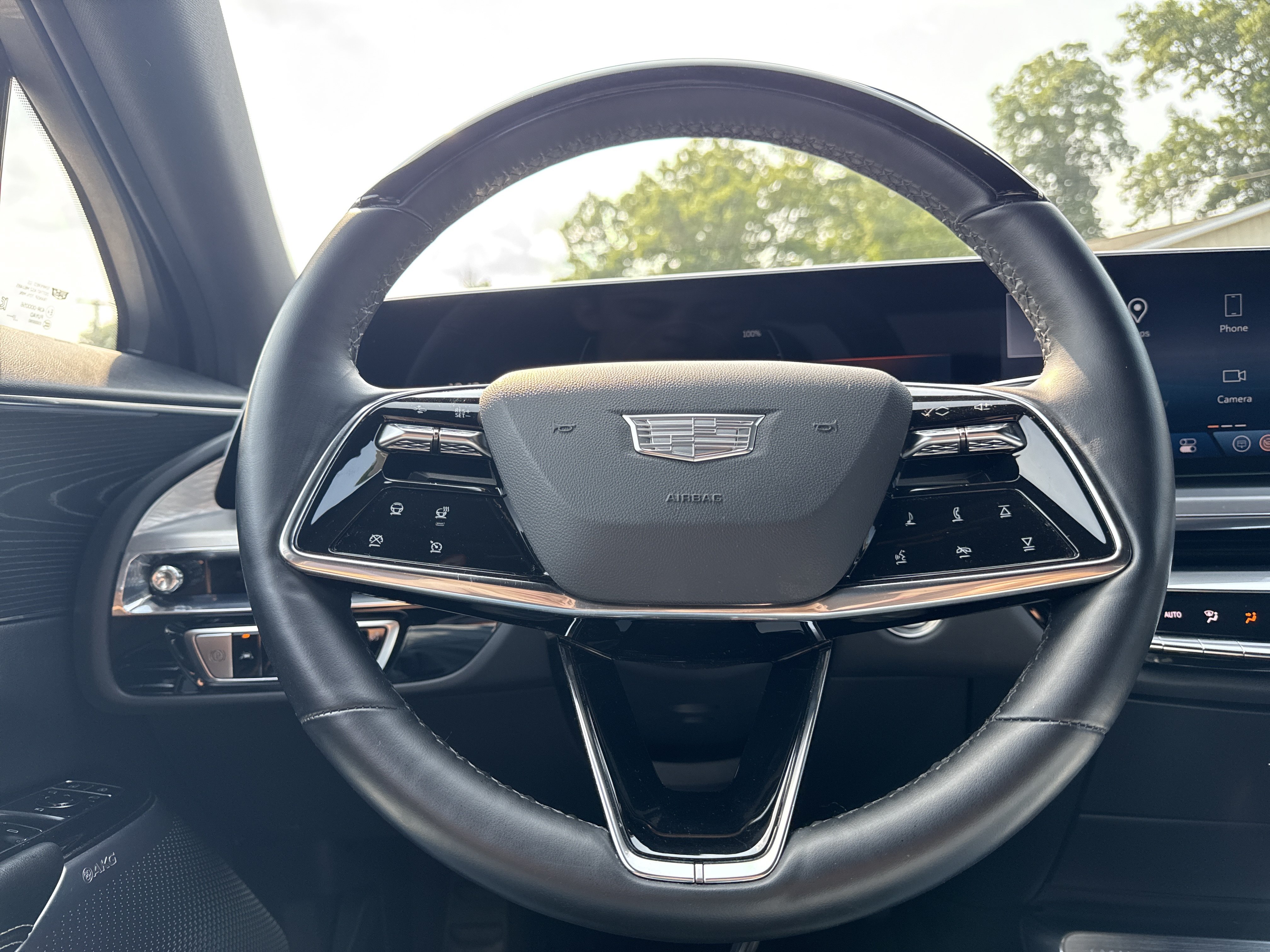 Used 2024 Cadillac Lyriq Luxury AWD/4WD image 28