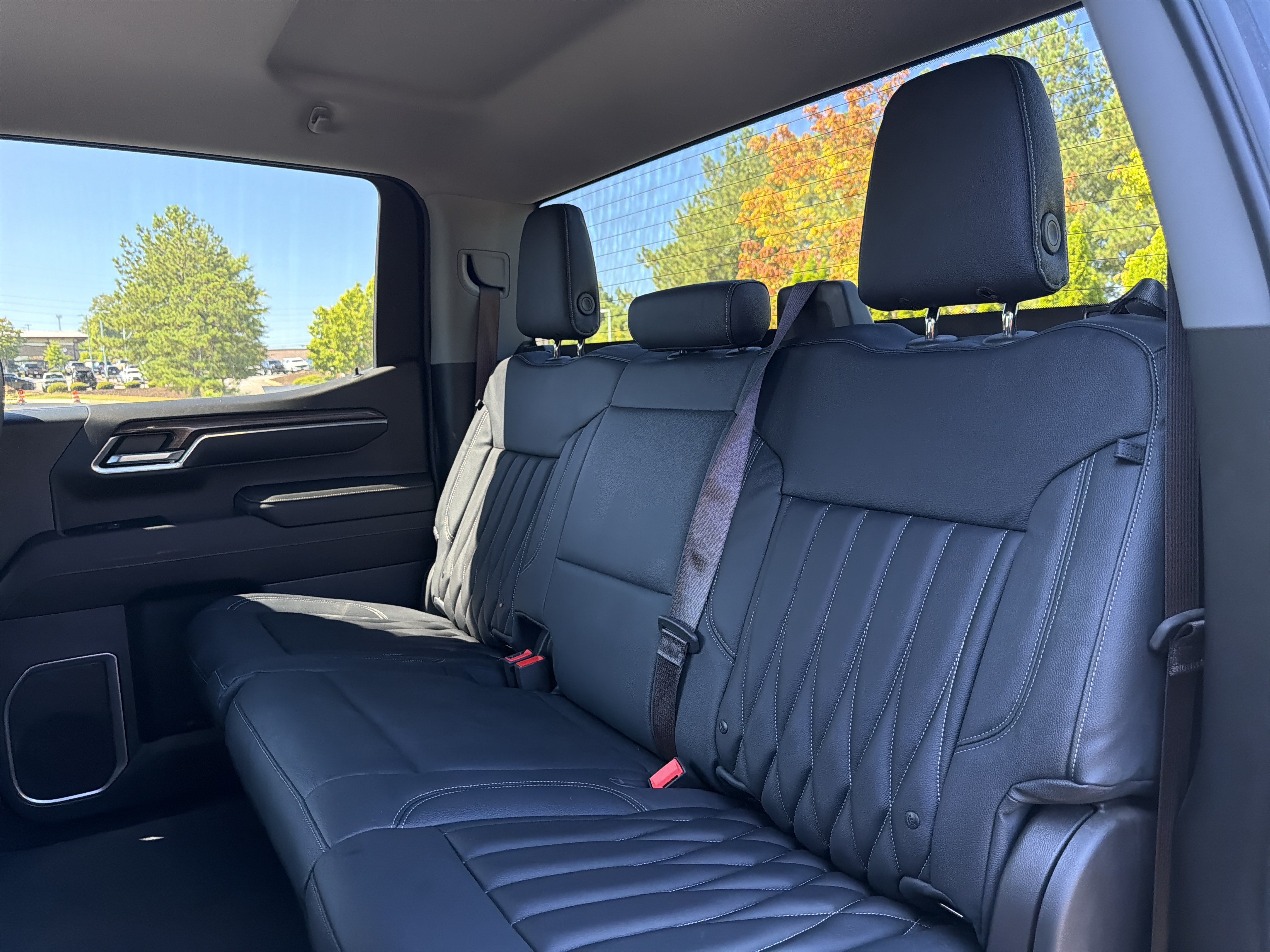 Used 2024 Chevrolet Silverado 1500 RST w/ Z71 Off-Road Package AWD/4WD image 9
