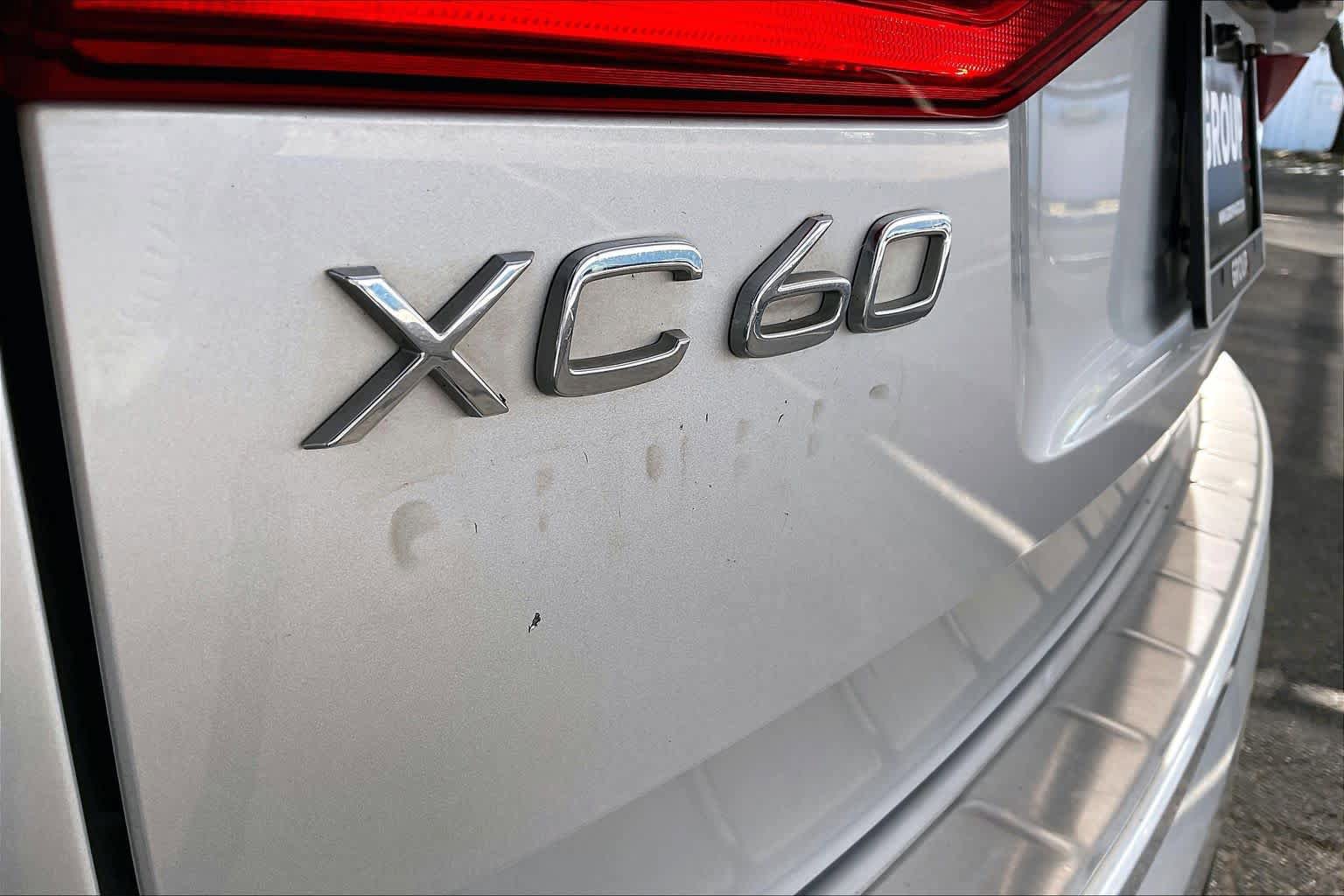 Used 2021 Volvo XC60 T6 Momentum image 10