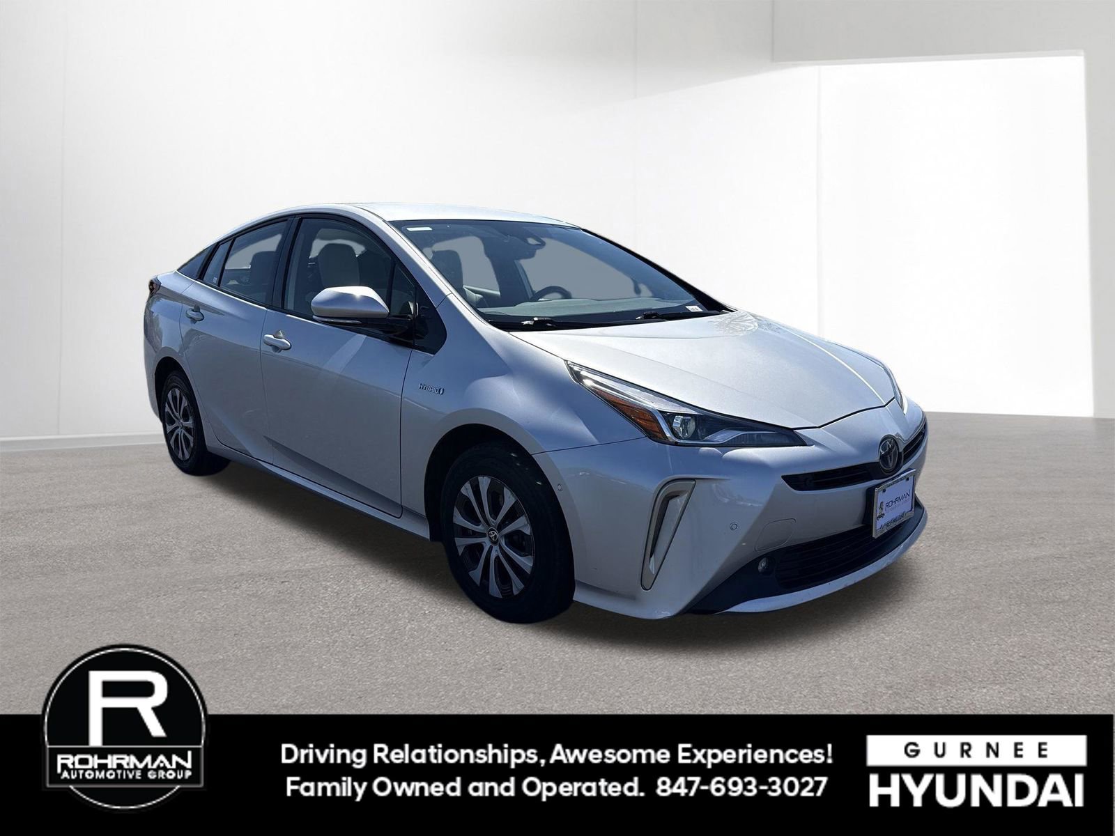 Used 2019 Toyota Prius XLE w/ Carpet Mat Package AWD/4WD image 2