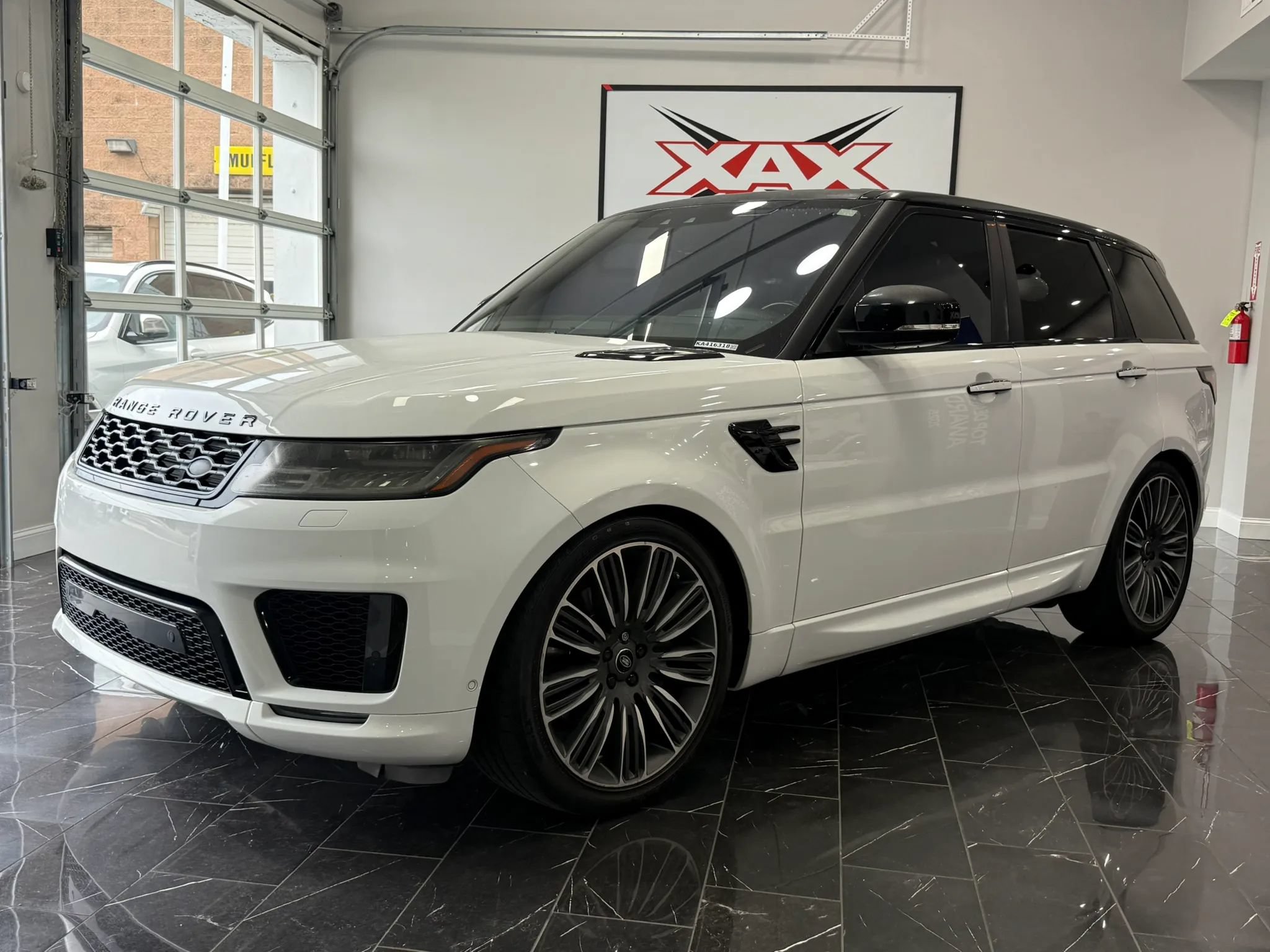 Used 2019 Land Rover Range Rover Sport HSE Dynamic AWD/4WD image 3