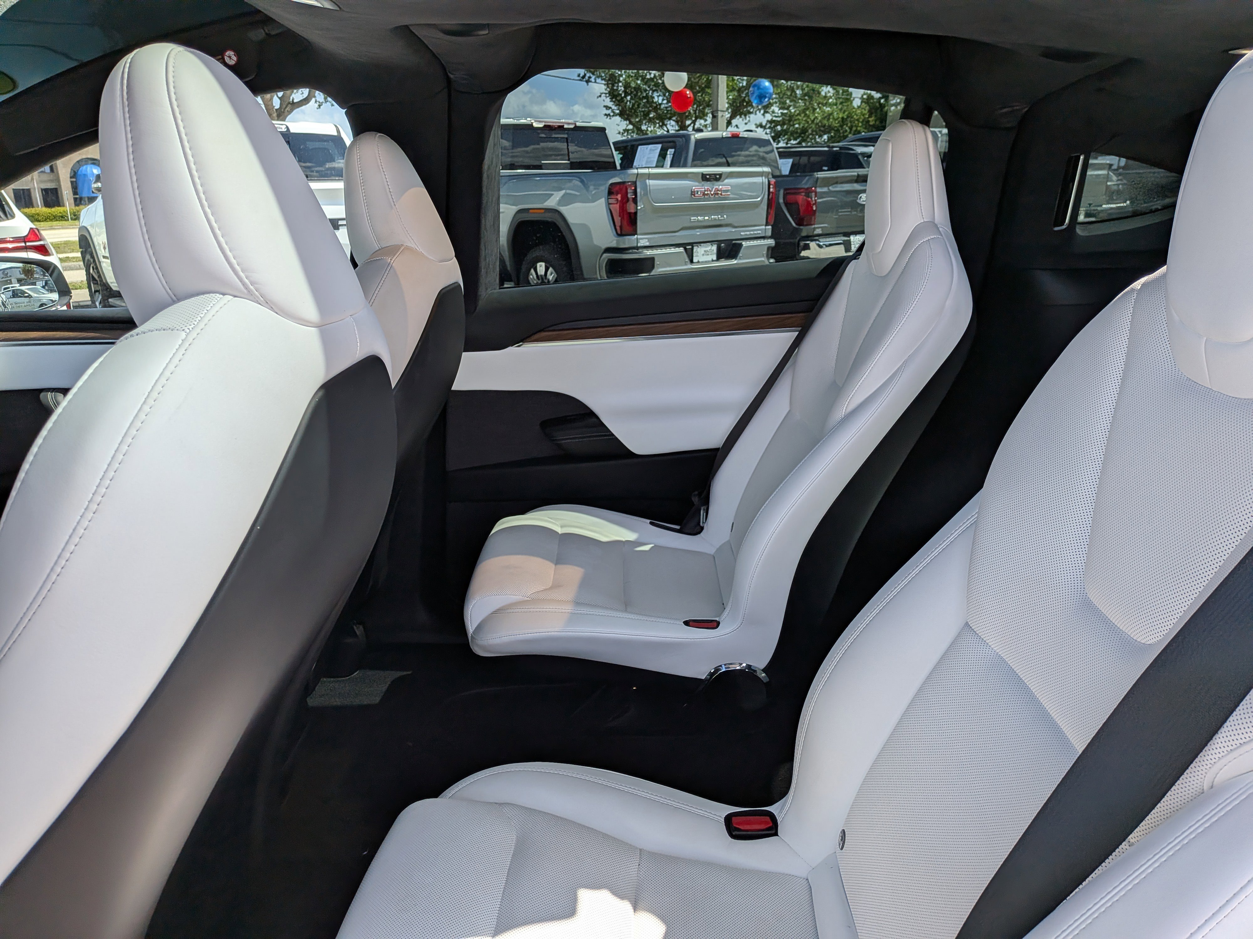 Used 2023 Tesla Model X image 15