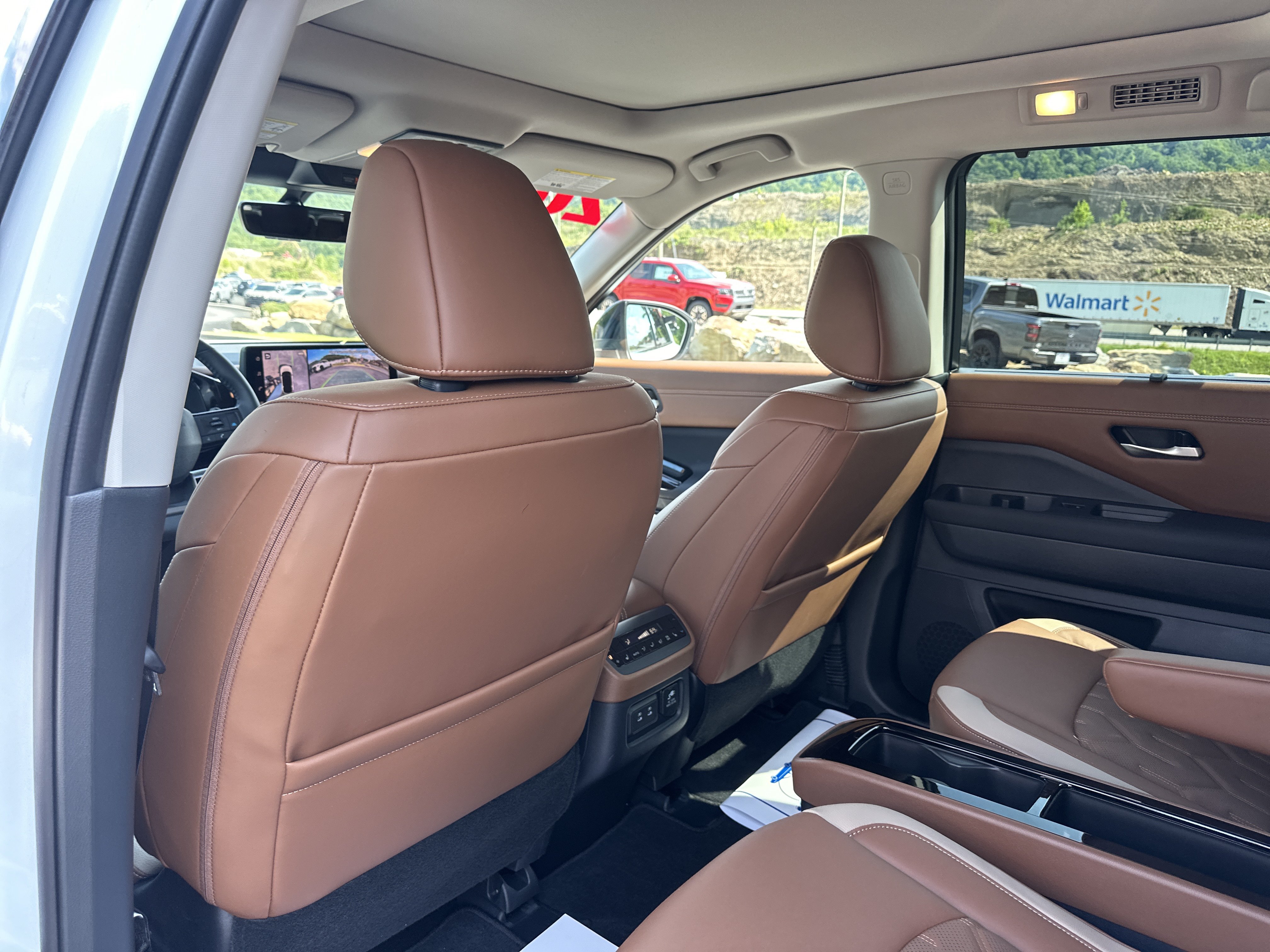Used 2026 Nissan Pathfinder Platinum w/ Cargo Package AWD/4WD image 23
