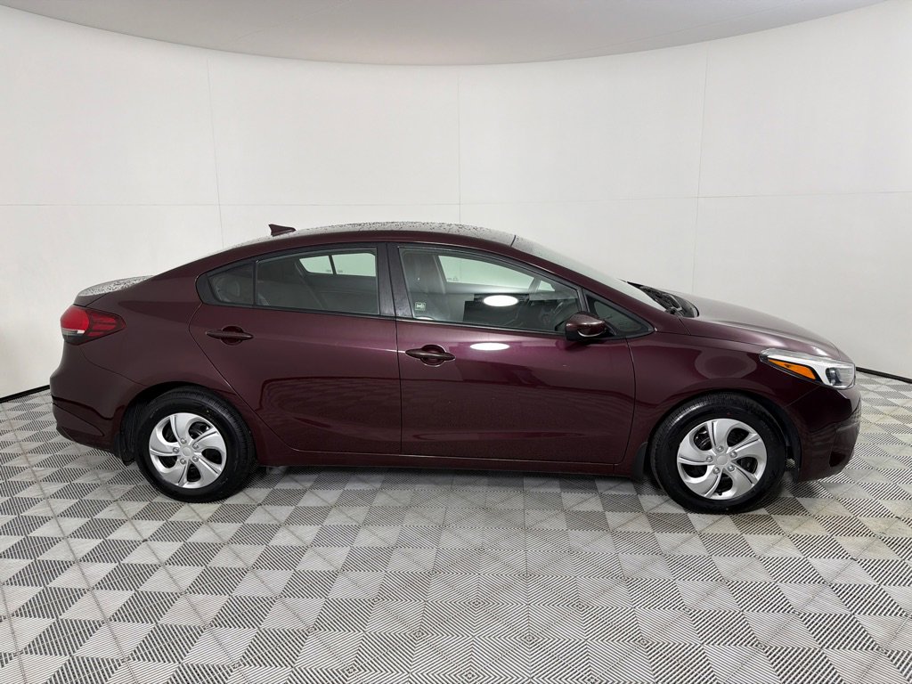 Used 2018 Kia Forte LX w/ LX Popular Package FWD image 4