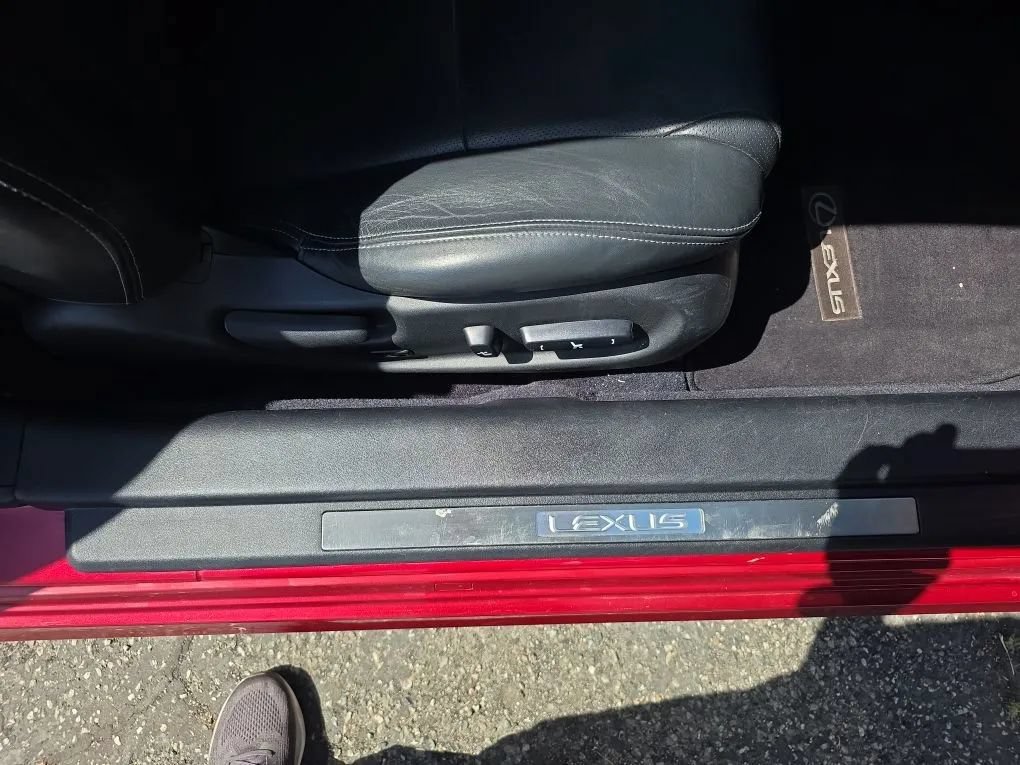 Used 2010 Lexus IS 350C RWD image 21