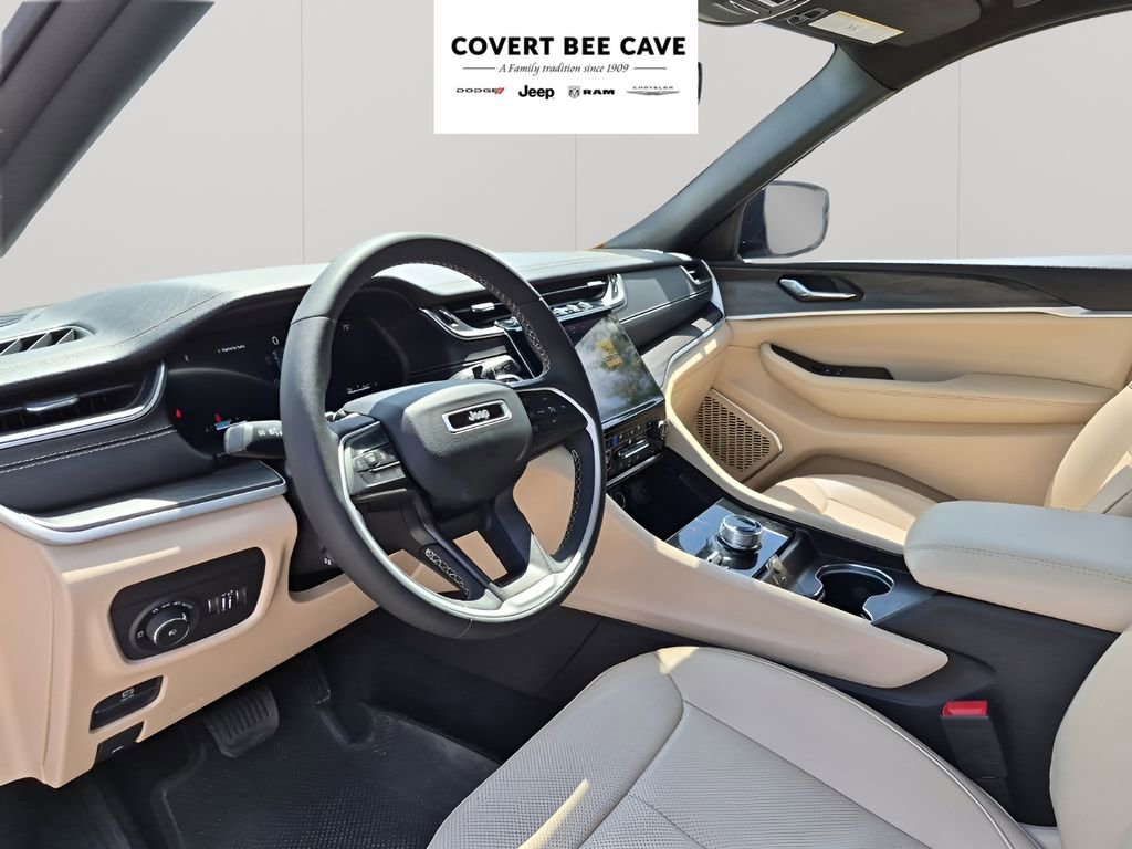 Used 2024 Jeep Grand Cherokee Limited w/ Luxury Tech Group II image 31