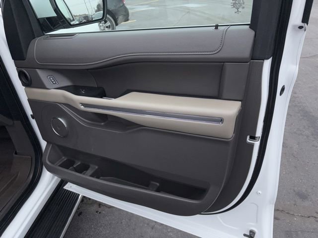 Used 2021 Ford Expedition XLT image 6