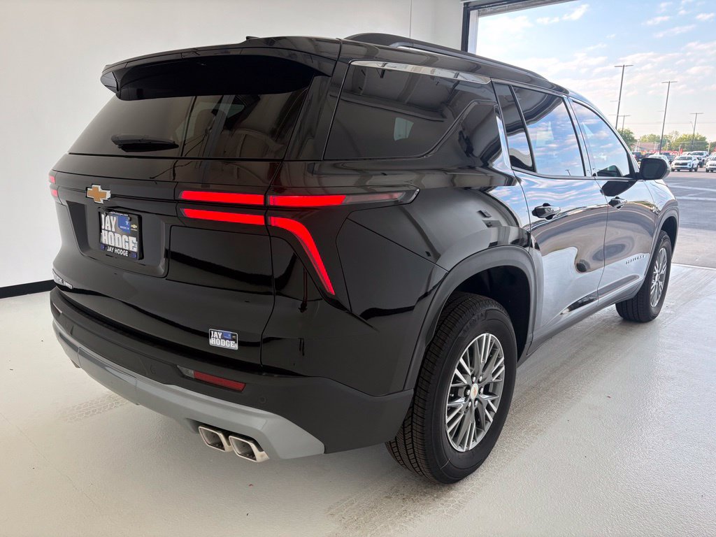 New 2027 Chevrolet Traverse LT FWD image 17