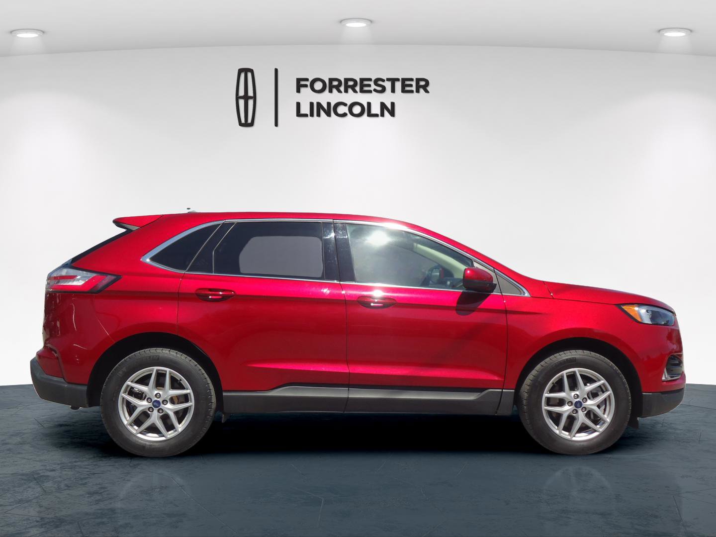 Used 2022 Ford Edge SEL w/ Convenience Package image 2