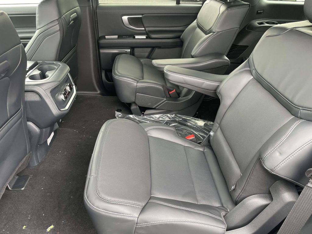 New 2026 Ford Expedition Platinum w/ Stealth Appearance Package AWD/4WD image 12