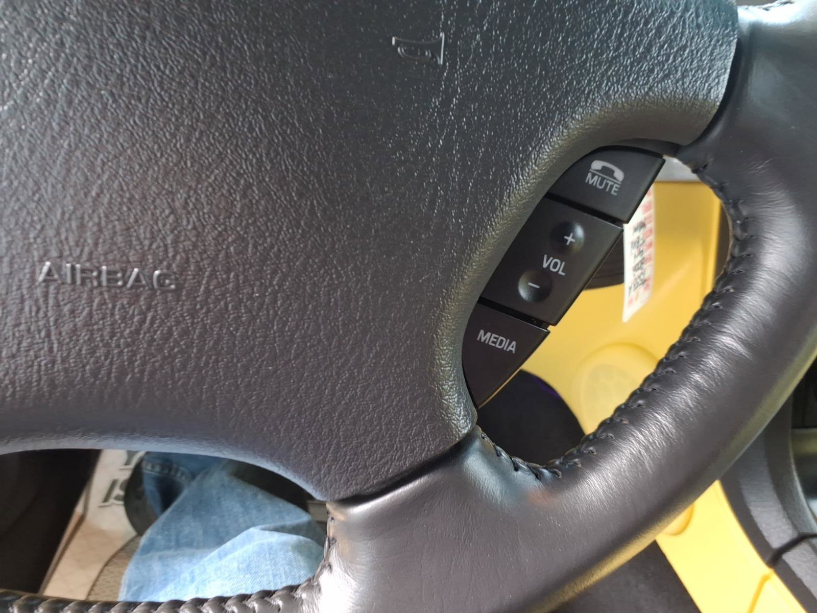 Used 2002 Ford Thunderbird Deluxe image 14