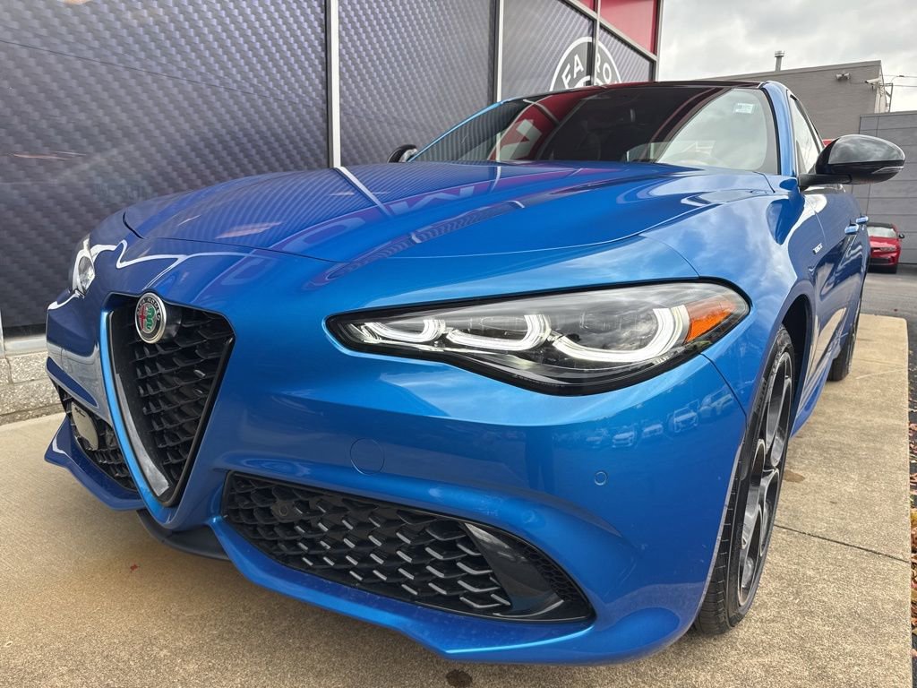 New 2025 Alfa Romeo Giulia AWD w/ Veloce Package AWD image 10