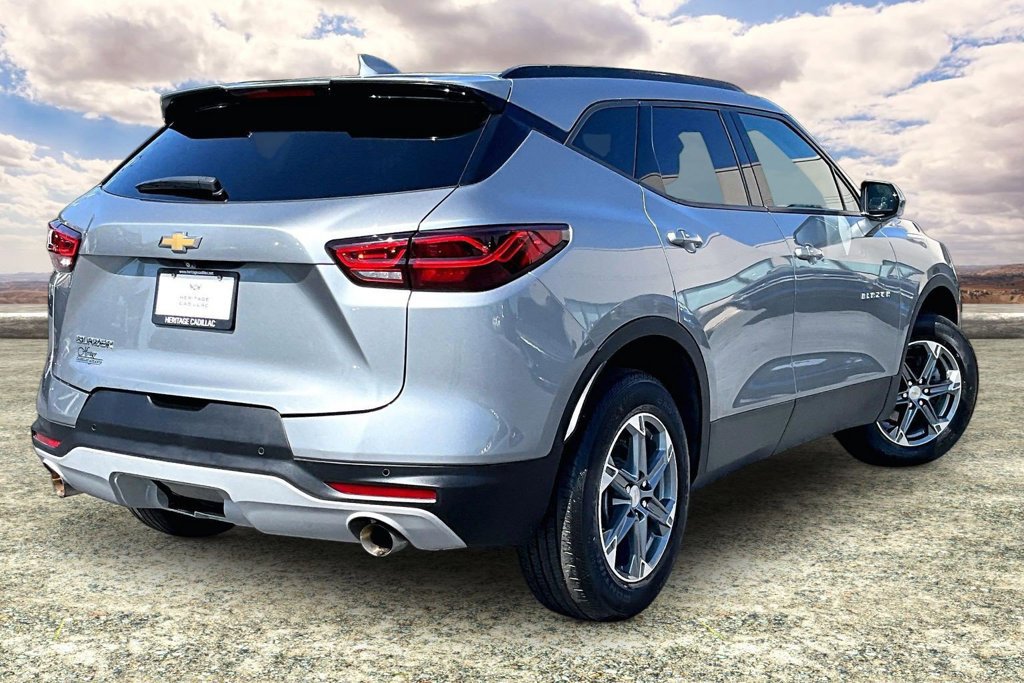 Used 2024 Chevrolet Blazer LT w/ Convenience Package FWD image 5