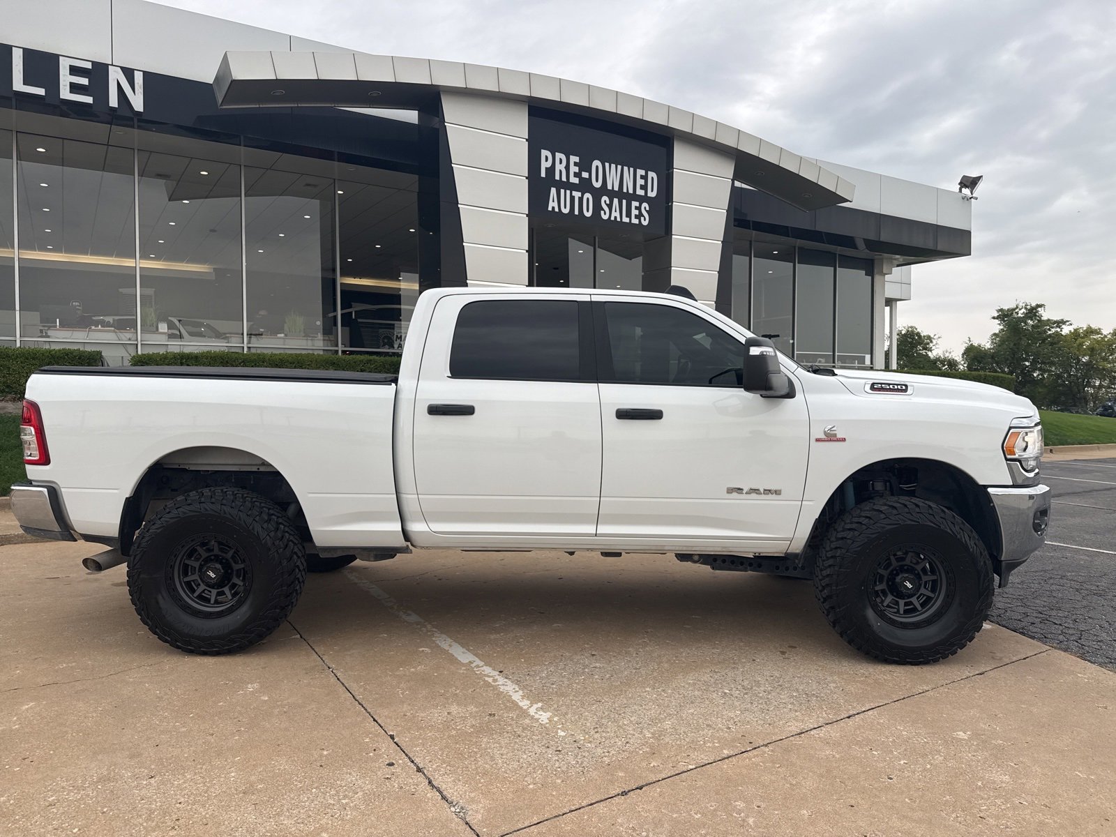 Used 2024 RAM 2500 Big Horn w/ Off Road Package image 2