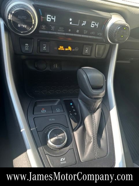 Used 2025 Toyota RAV4 XLE w/ Convenience Package AWD/4WD image 16