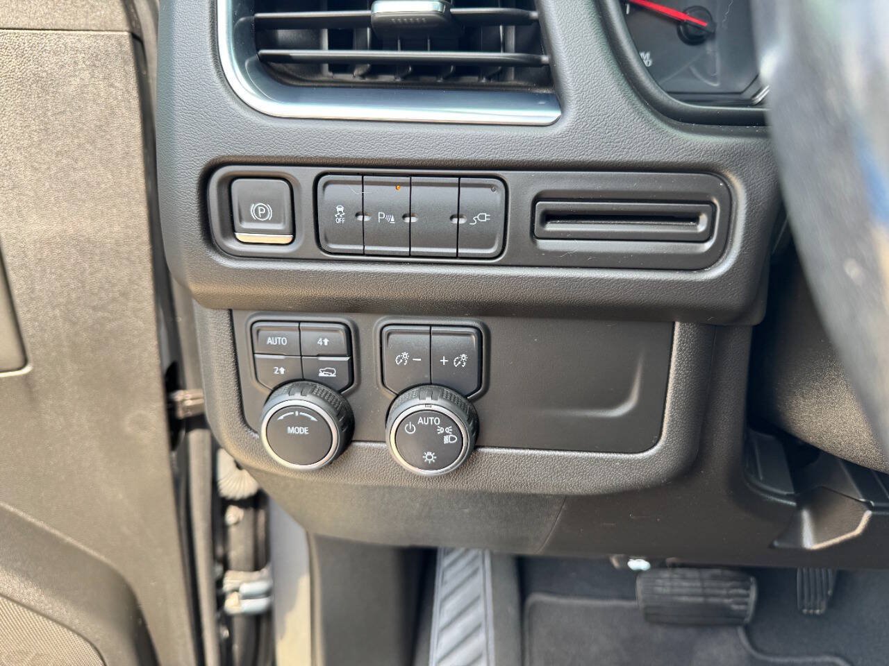 Used 2021 Chevrolet Tahoe LT AWD/4WD image 26
