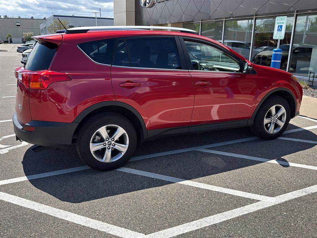 Used 2015 Toyota RAV4 XLE AWD/4WD image 9