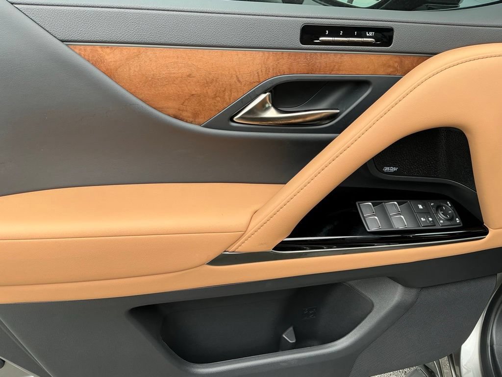New 2026 Lexus LX 700h Luxury AWD/4WD image 10