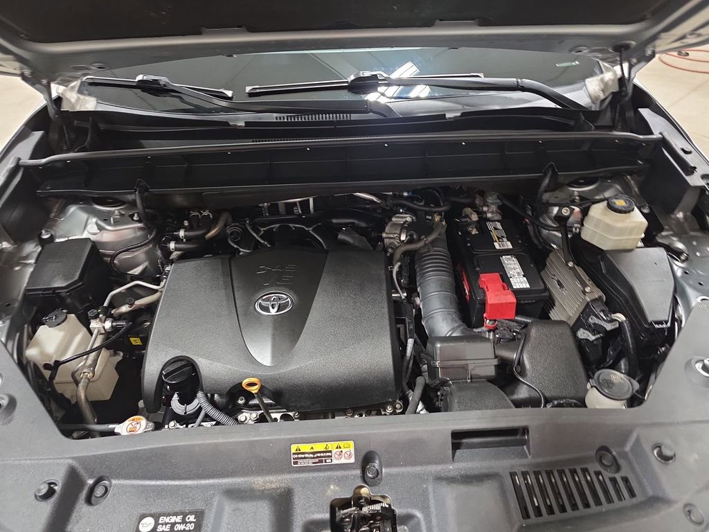 Used 2021 Toyota Highlander L image 30