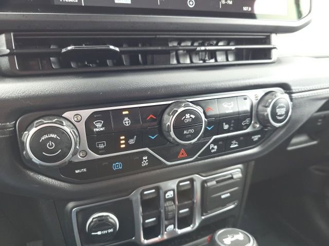 Used 2025 Jeep Wrangler Unlimited Sahara w/ Safety Group image 26