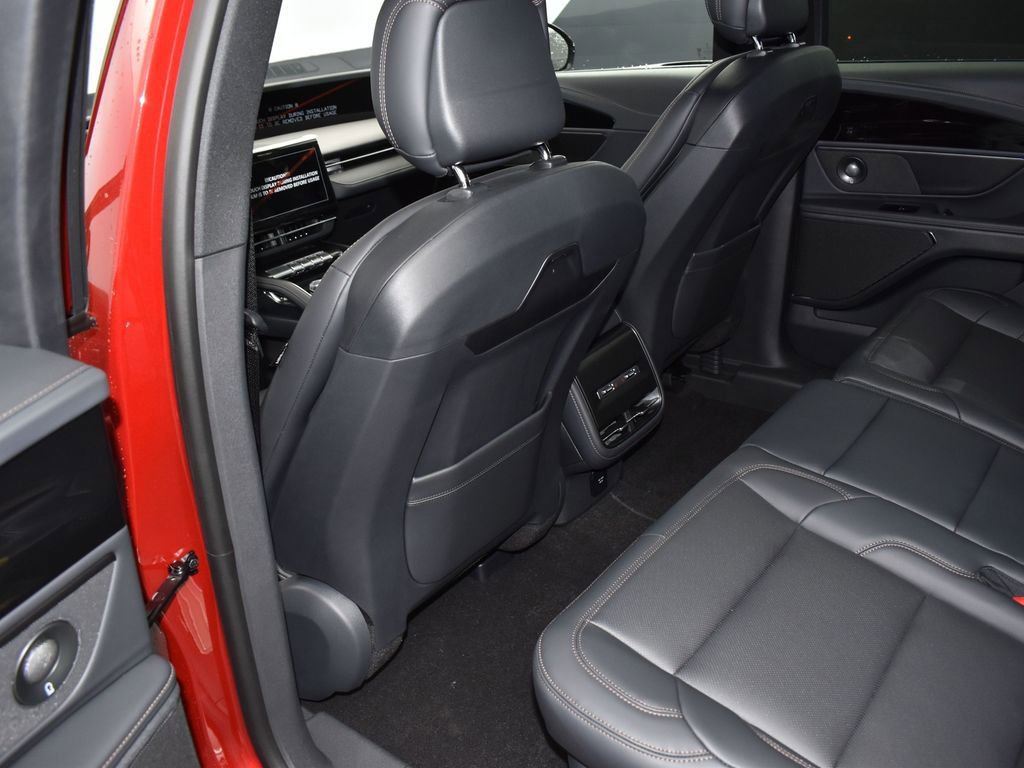 New 2025 Lincoln Nautilus Premier w/ Equipment Group 102A image 21