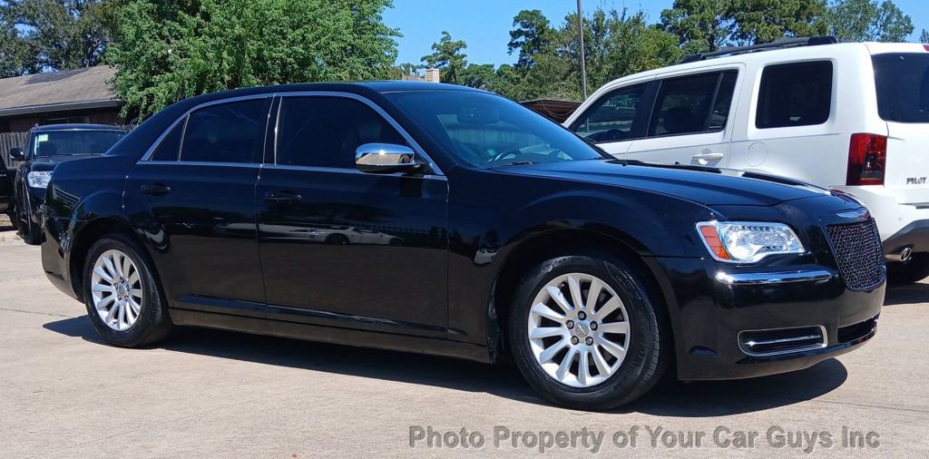 Used 2013 Chrysler 300 image 6
