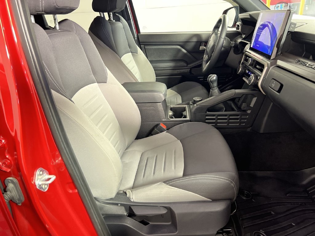 Used 2024 Toyota Tacoma TRD Off-Road AWD/4WD image 27