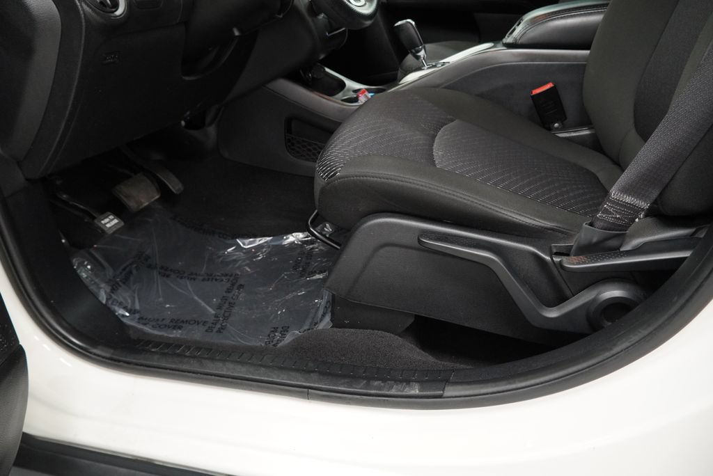 Used 2019 Dodge Journey SE FWD image 25