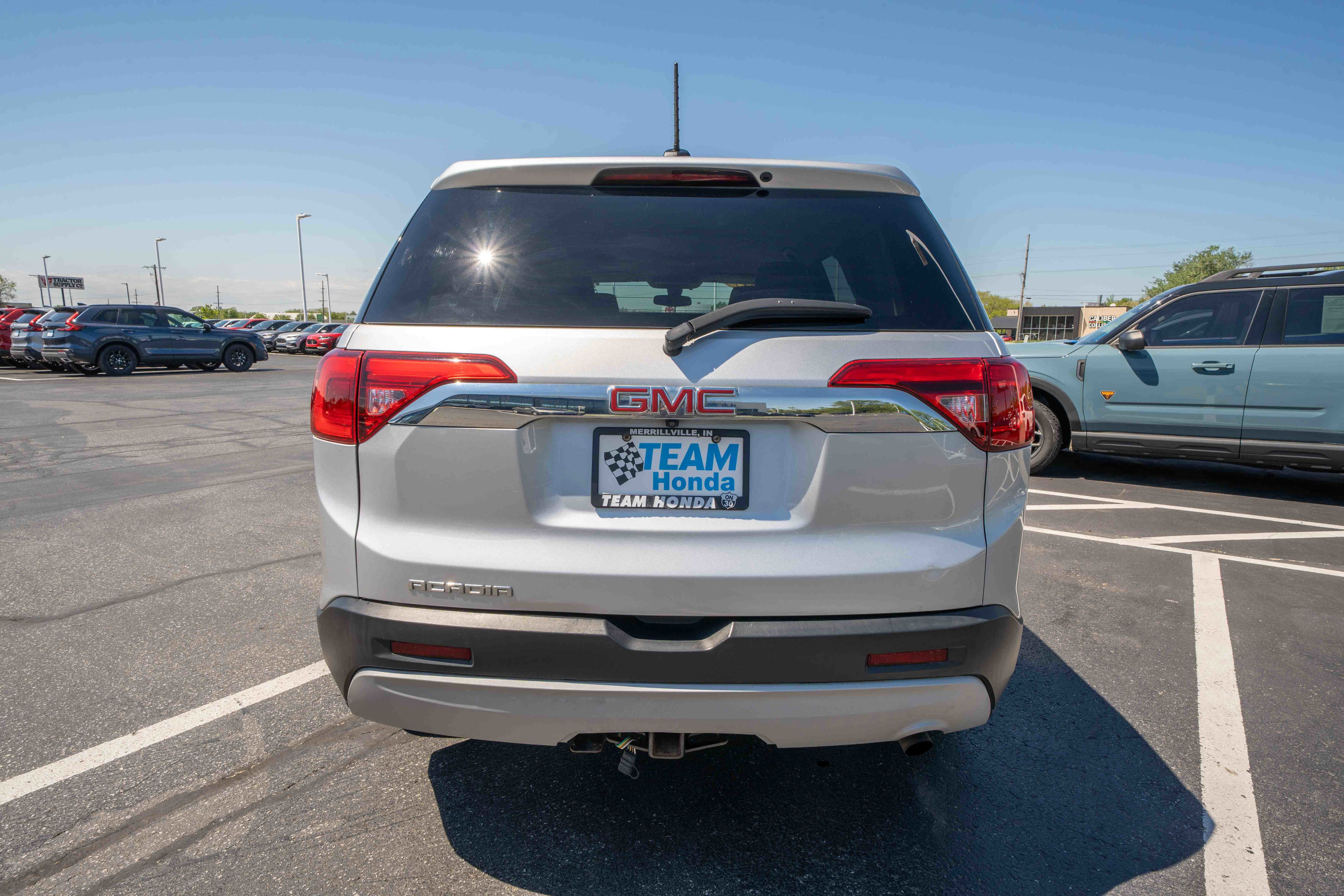 Used 2017 GMC Acadia SLE w/ LPO, Floor Liner Package FWD image 5