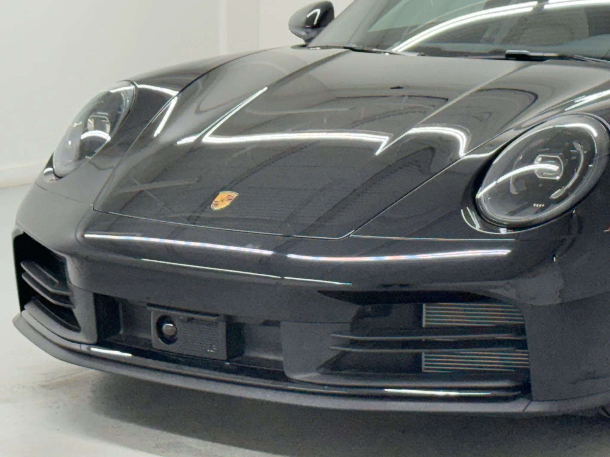 Used 2025 Porsche 911 Carrera RWD image 38