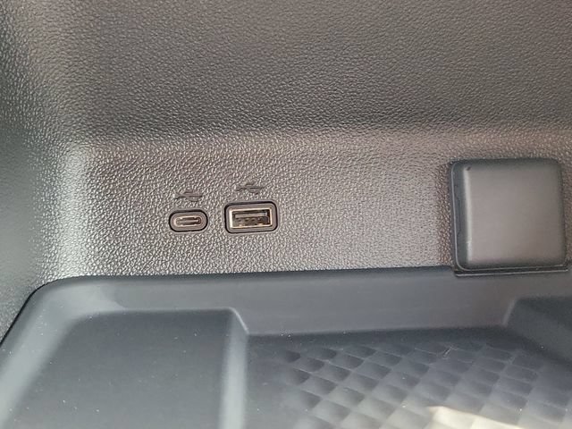 Certified 2025 Chevrolet Traverse High Country w/ LPO, Floor Liner Package FWD image 38