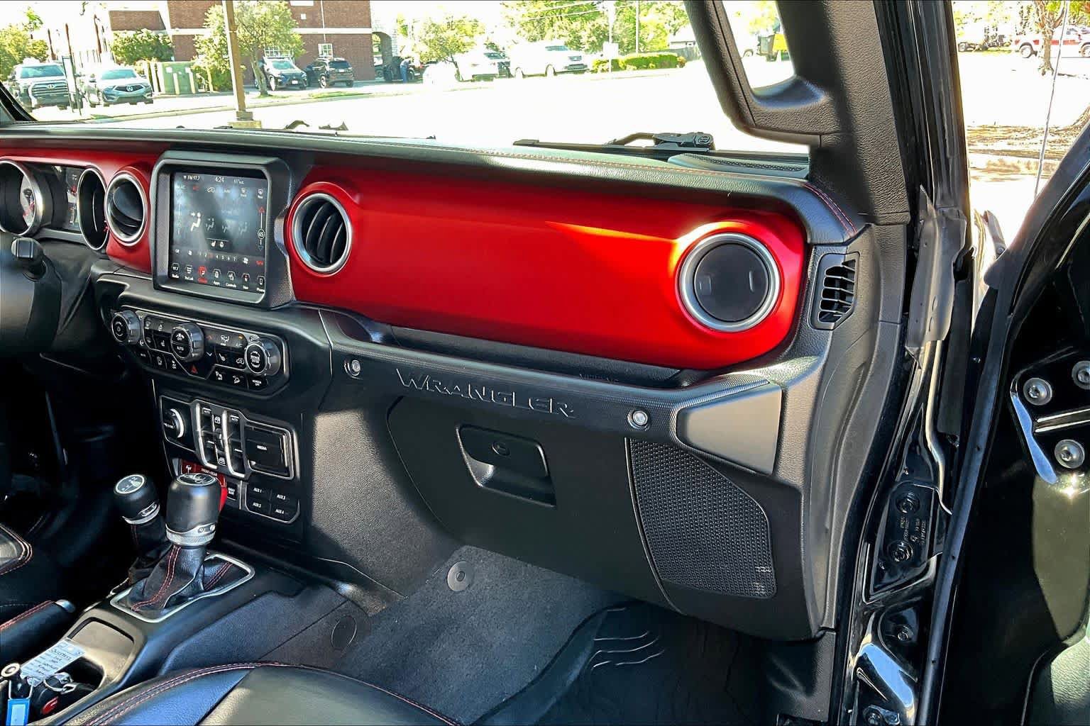 Used 2018 Jeep Wrangler Unlimited Rubicon AWD/4WD image 19