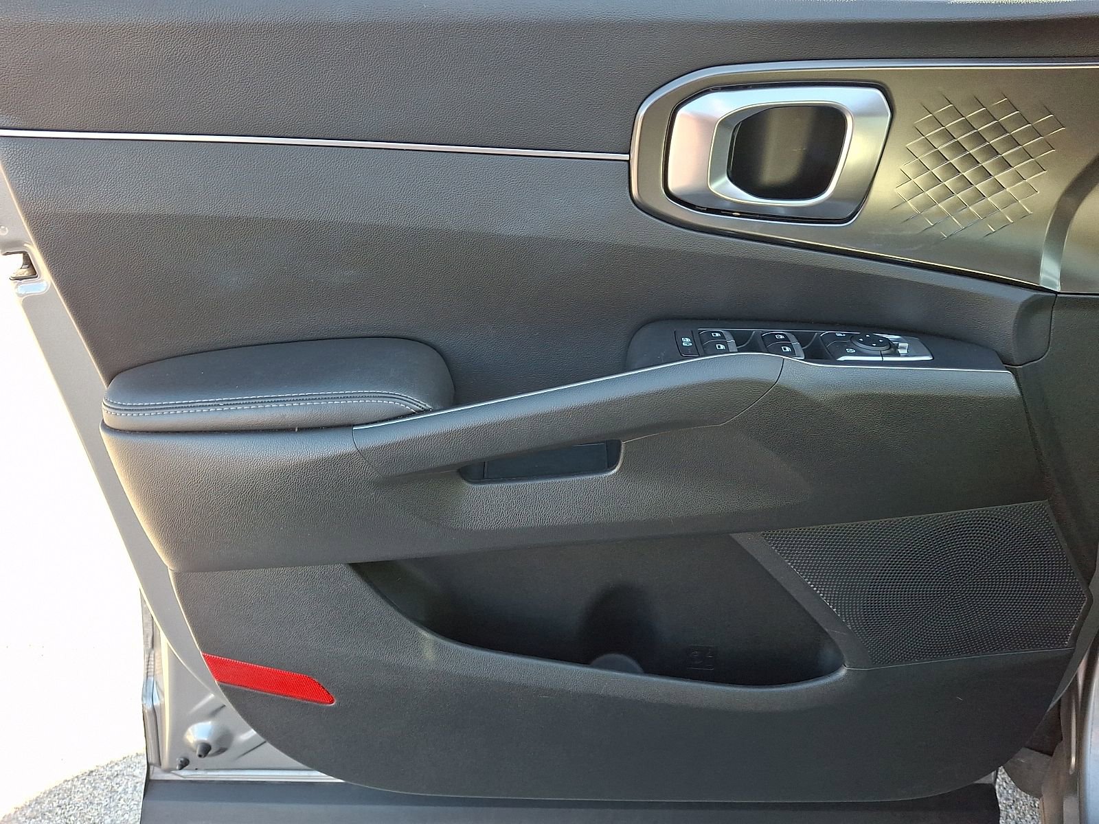 Used 2022 Kia Sorento S image 13