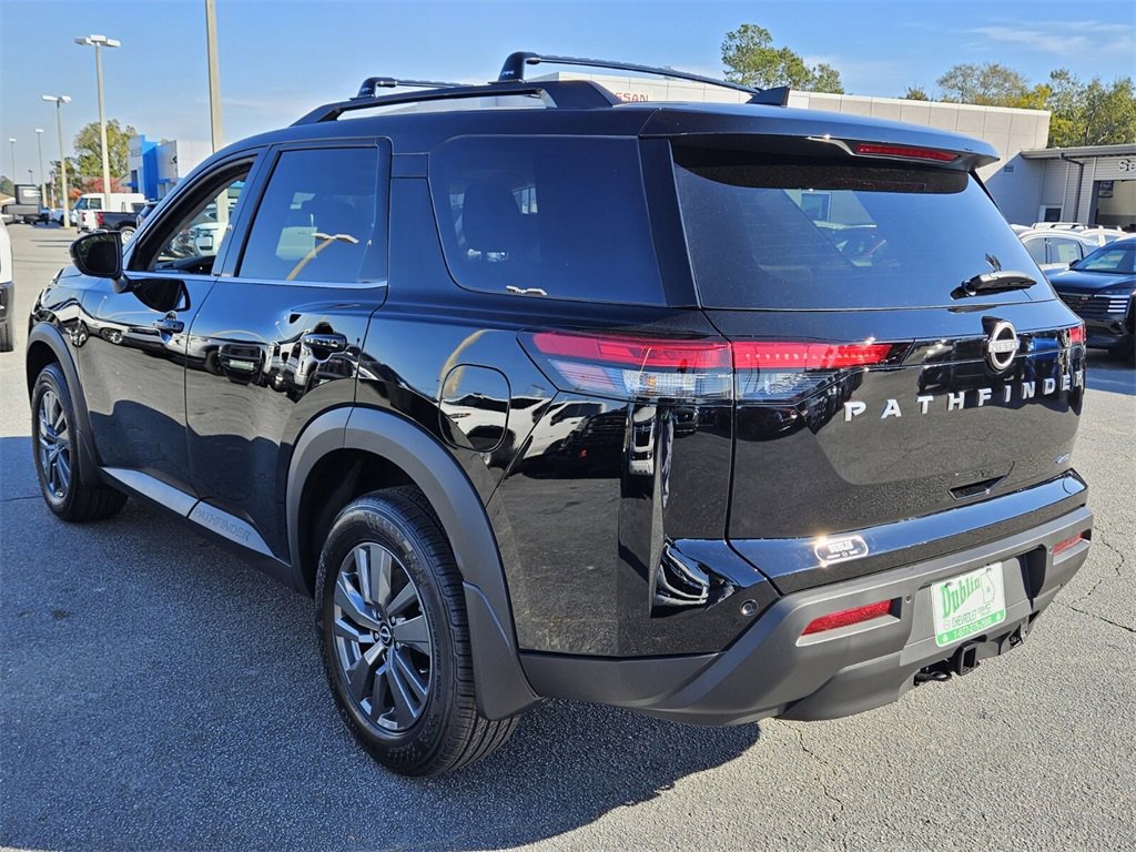 New 2025 Nissan Pathfinder SV w/ SV Premium Package image 9