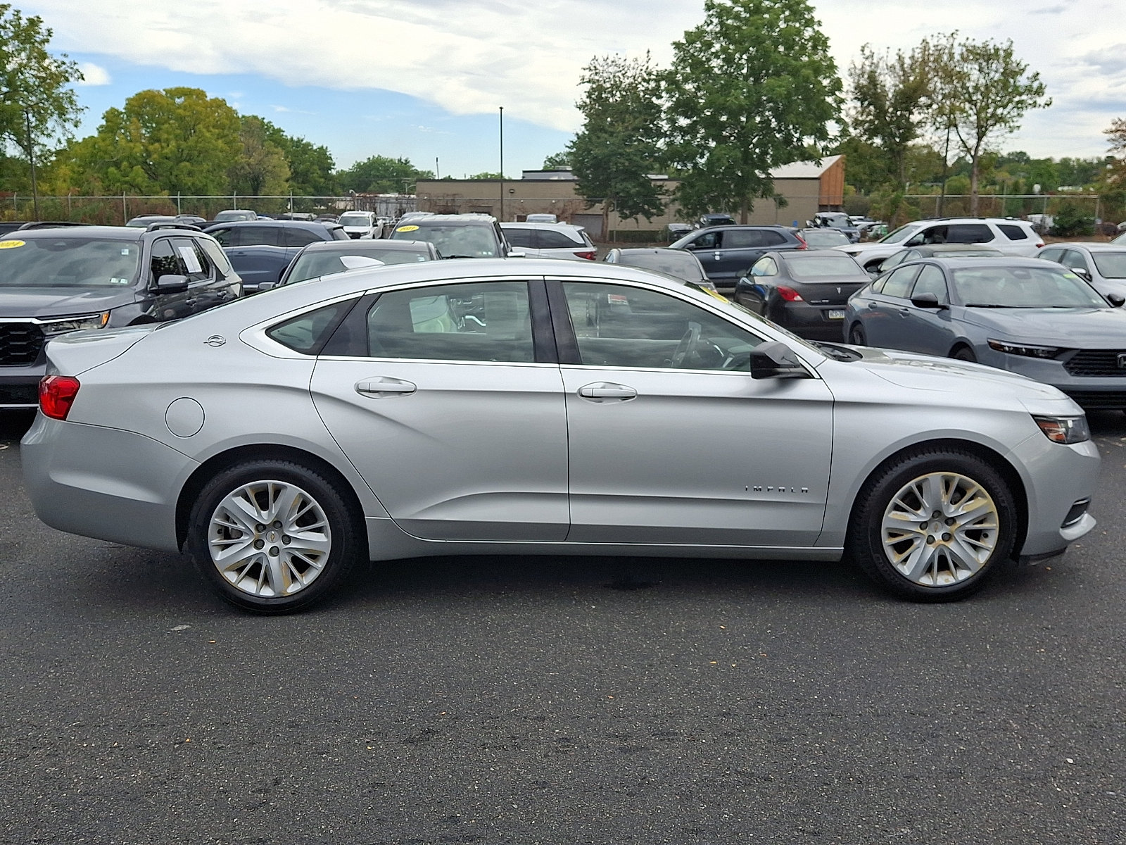 Used 2015 Chevrolet Impala LS w/ LS Convenience Package FWD image 7