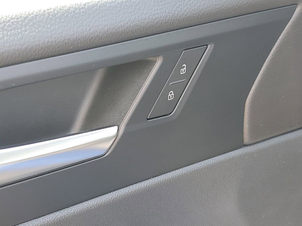Used 2023 Volkswagen Jetta SE image 25