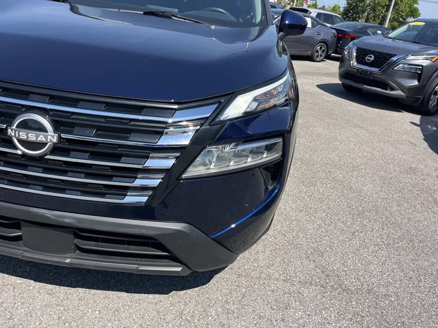 Used 2025 Nissan Rogue SV AWD/4WD image 9