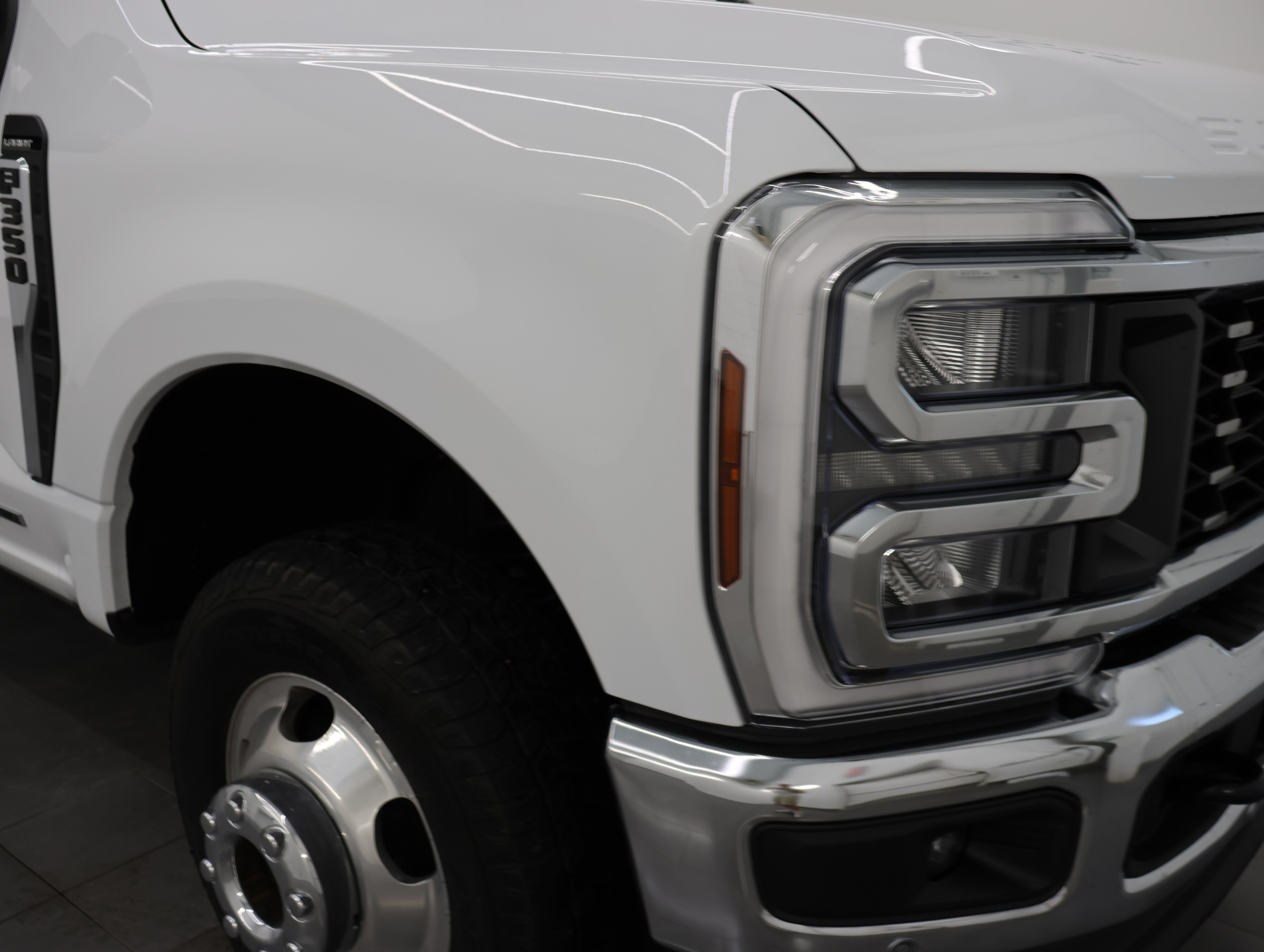Used 2024 Ford F350 Lariat w/ Lariat Ultimate Package AWD/4WD image 28