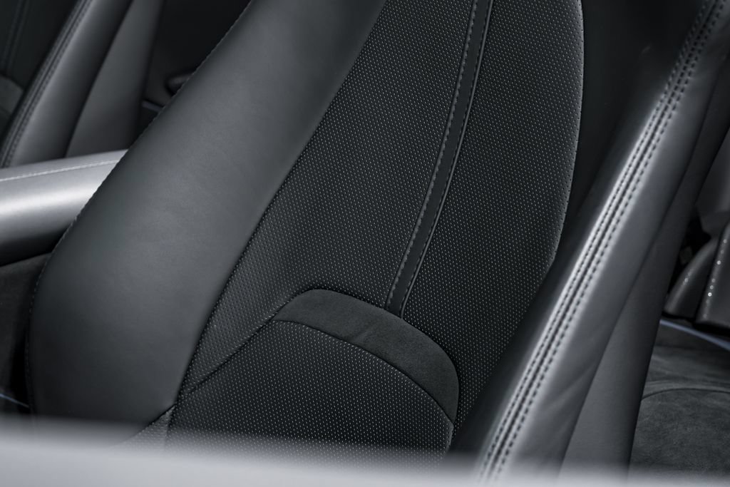 Used 2024 Ferrari Roma Spider RWD image 19