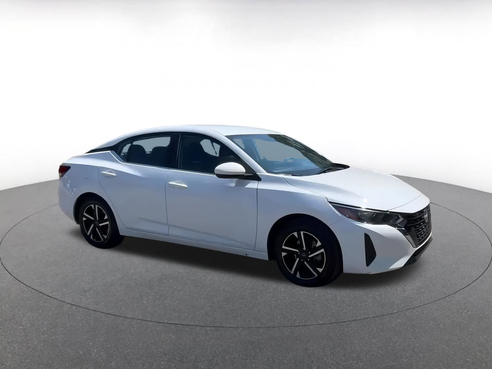 Used 2024 Nissan Sentra SV image 2