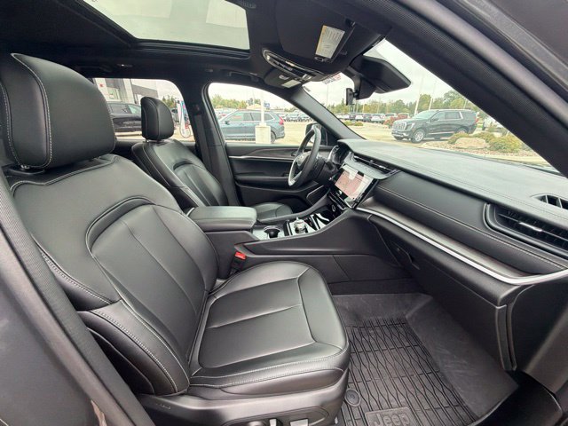 Used 2026 Jeep Grand Cherokee Limited w/ Limited Altitude Package AWD/4WD image 21