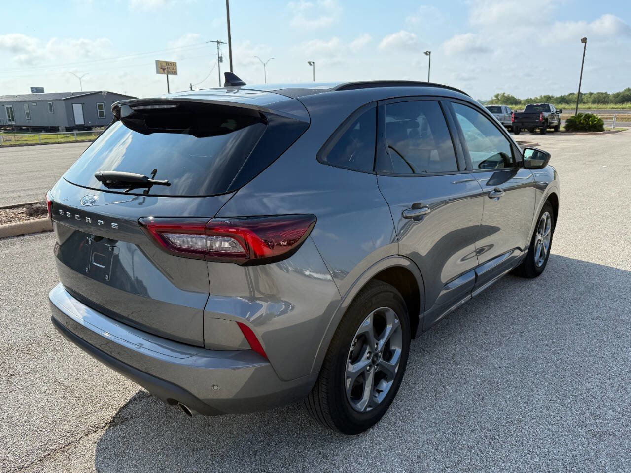 Used 2024 Ford Escape ST-Line w/ Tech Pack #1 FWD image 5