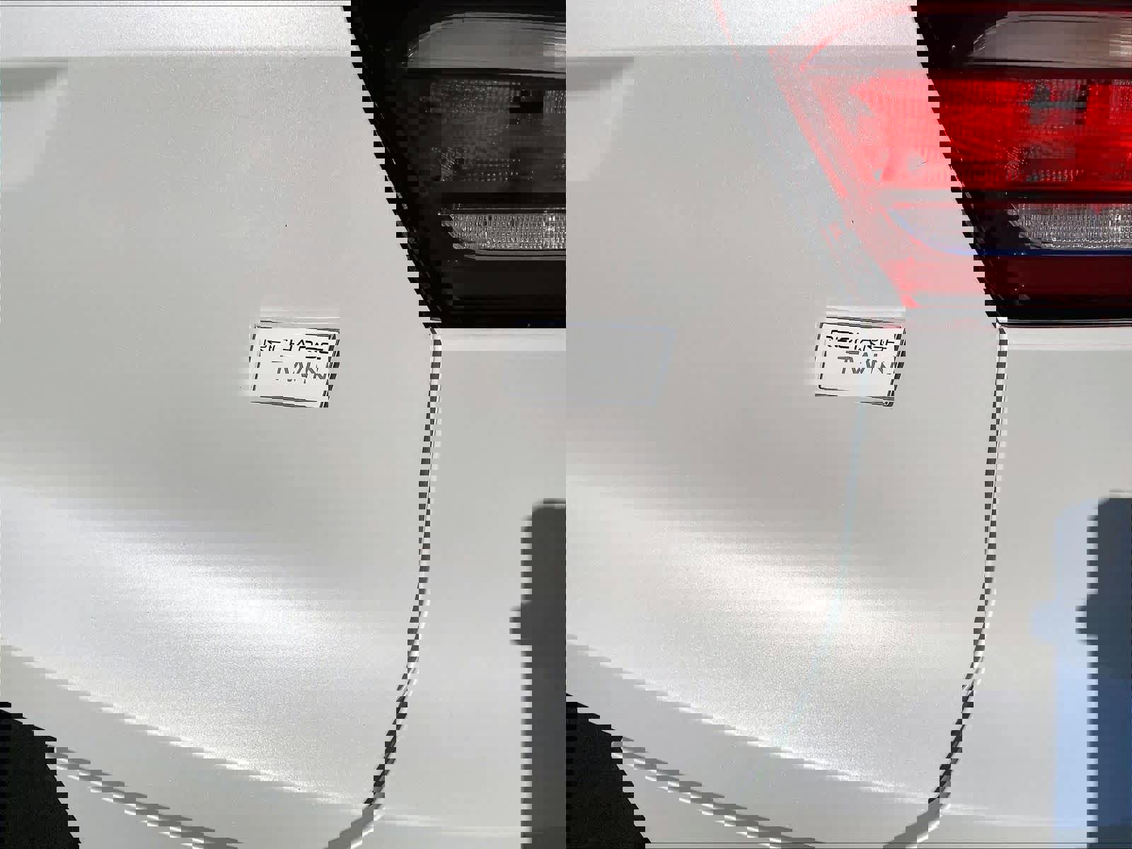 Used 2023 Volvo XC40 Recharge Ultimate w/ Protection Package Premier image 11