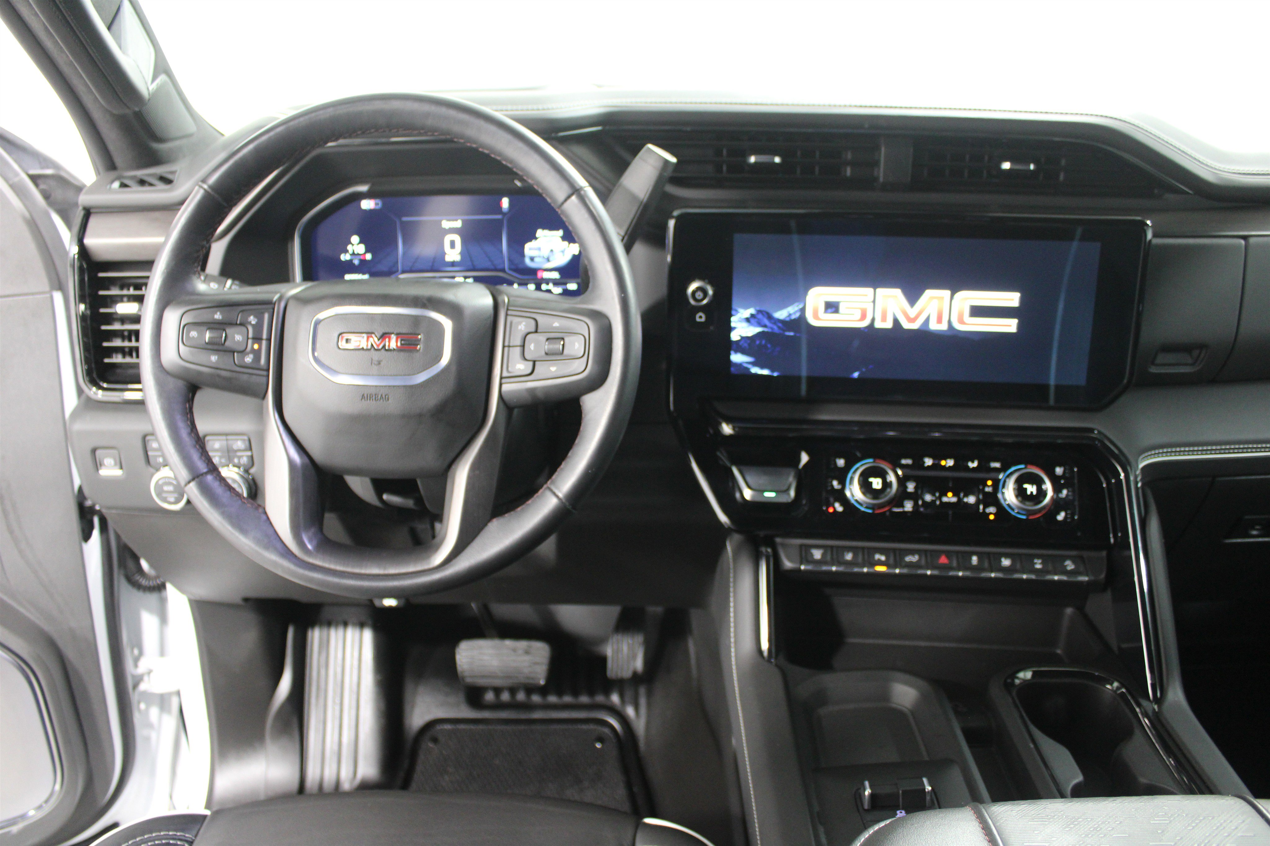 Used 2024 GMC Sierra 2500 AT4X AWD/4WD image 2