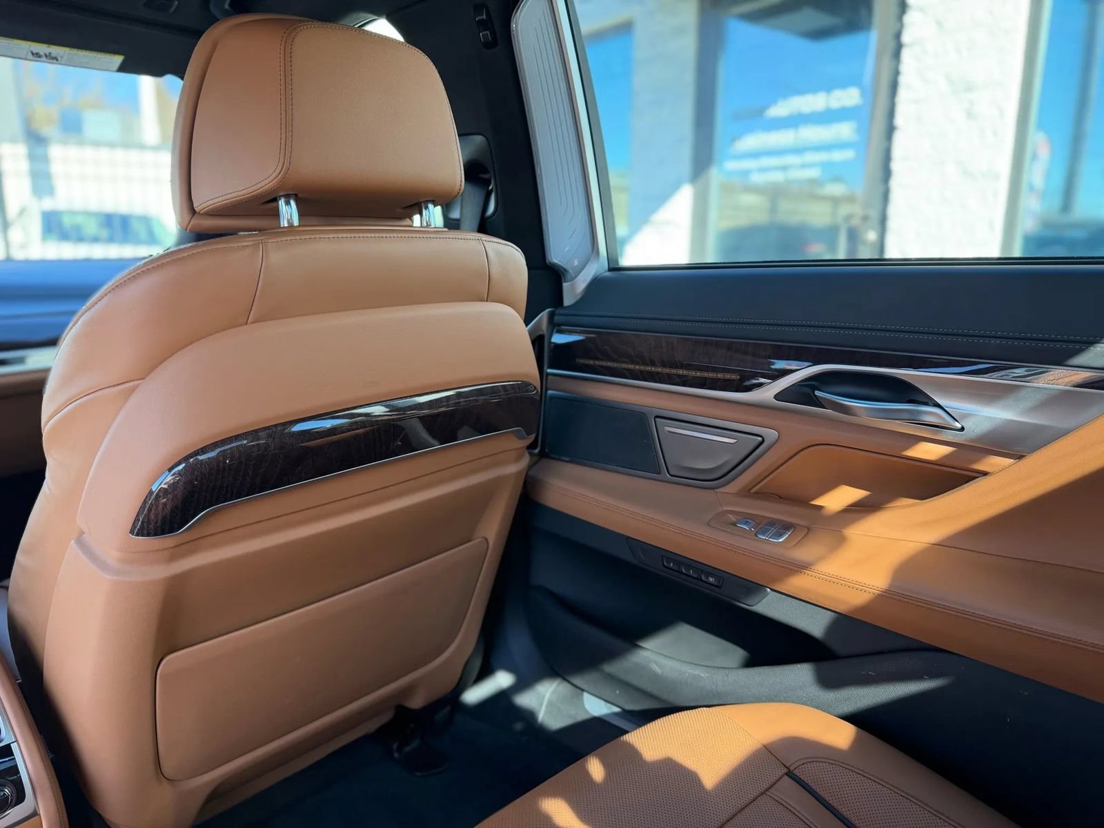 Used 2022 BMW 750i xDrive w/ Executive Package AWD/4WD image 52