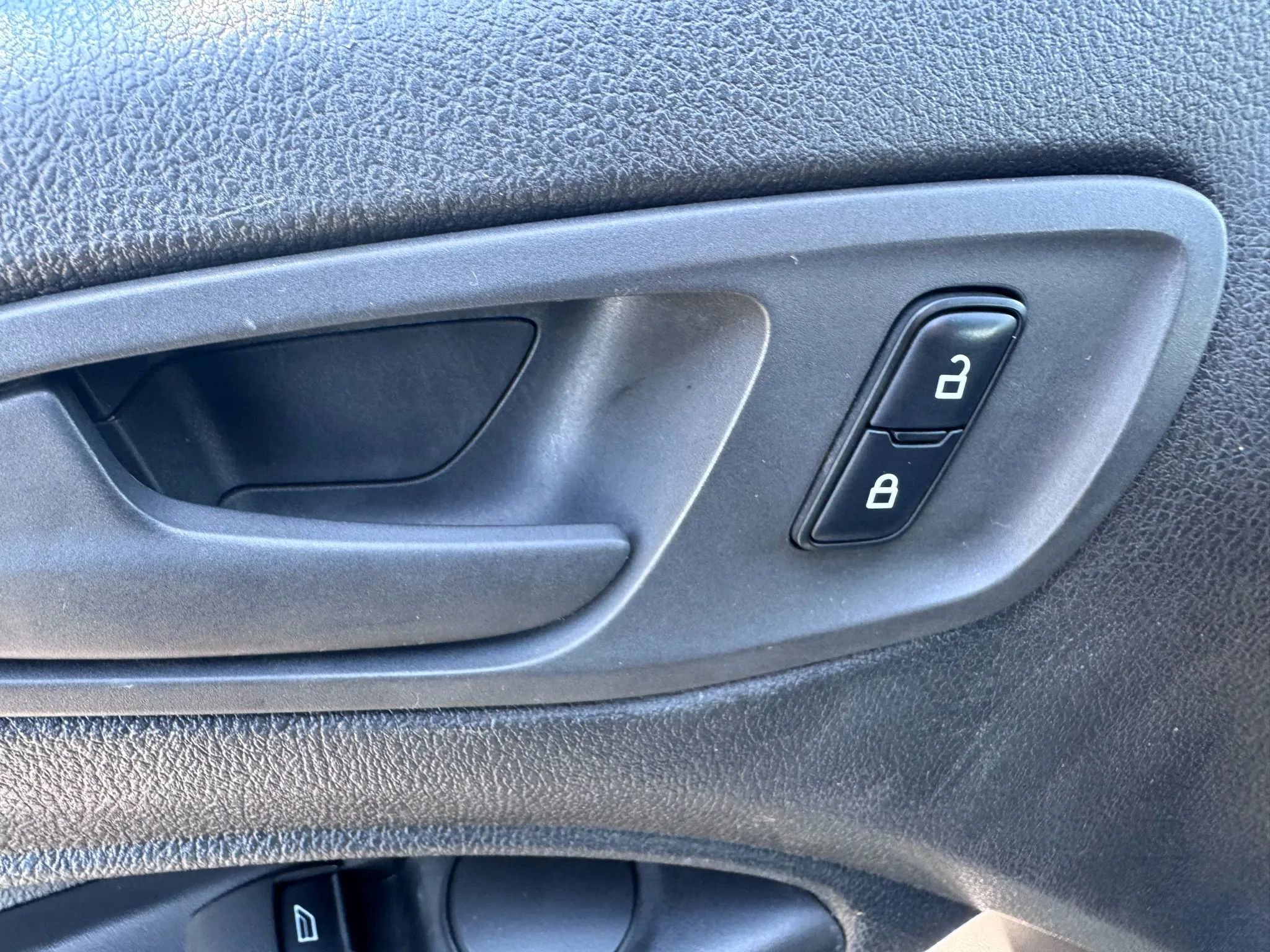 Used 2014 Ford Transit Connect XL image 14