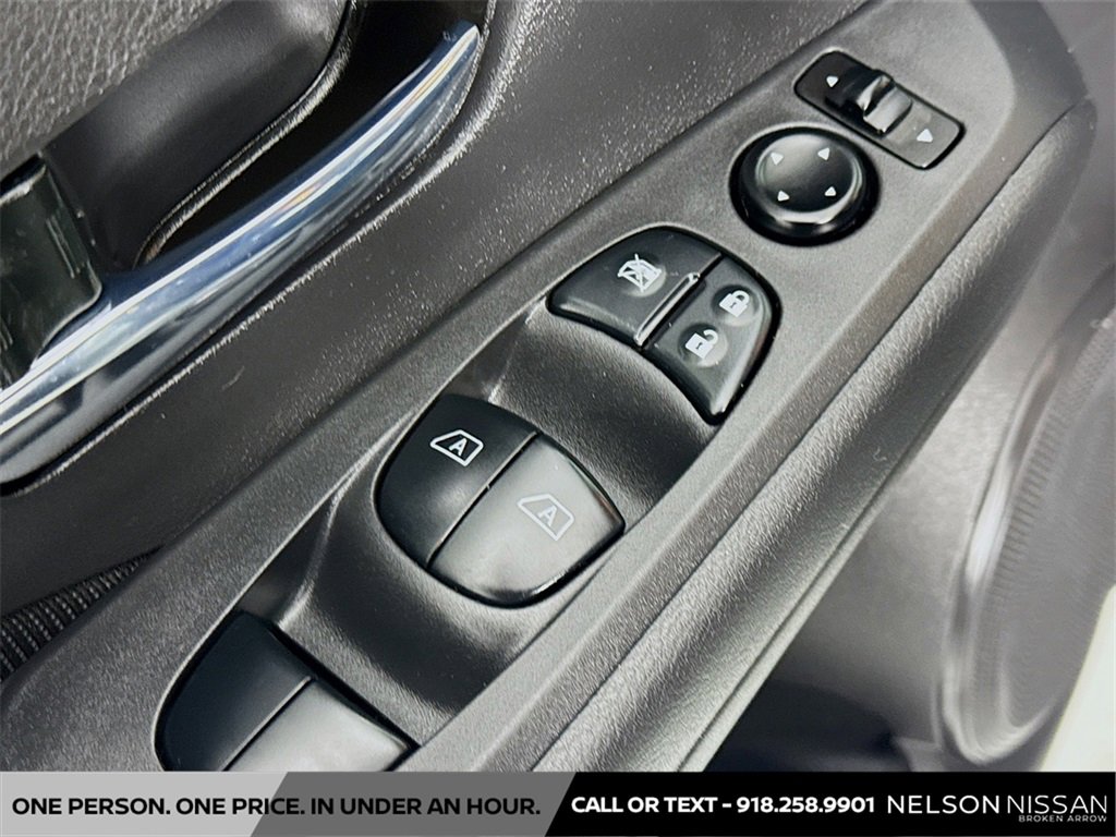 Used 2021 Nissan Kicks SV image 16