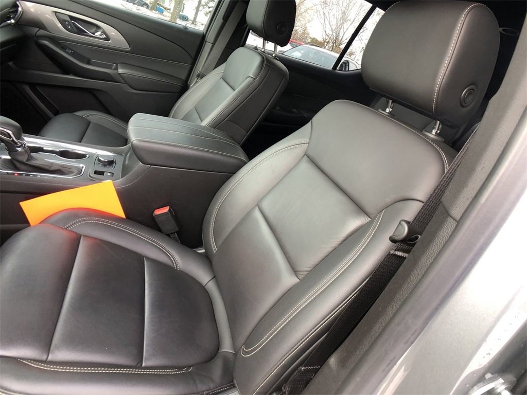 Used 2023 Chevrolet Traverse LT image 11